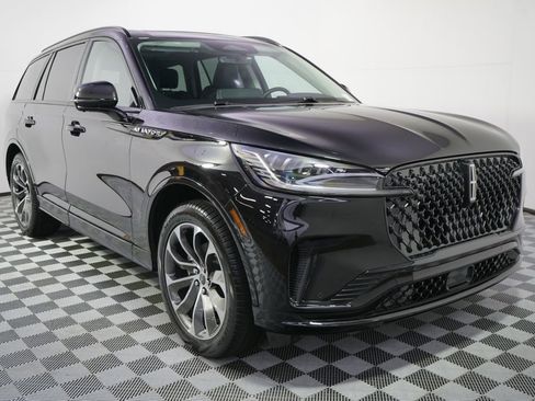 New 2026 Lincoln Aviator AWD w/ Jet Appearance Package image 9