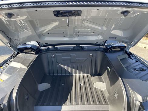 New 2026 GMC Hummer EV SUV image 30