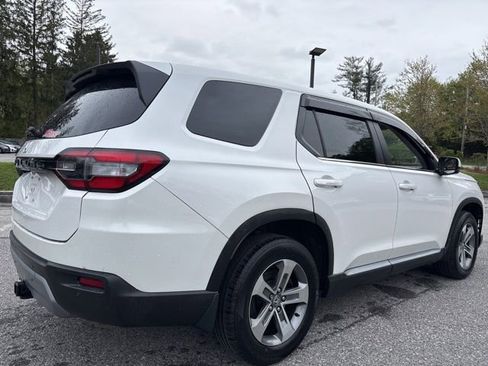 Used 2023 Honda Pilot EX-L image 3