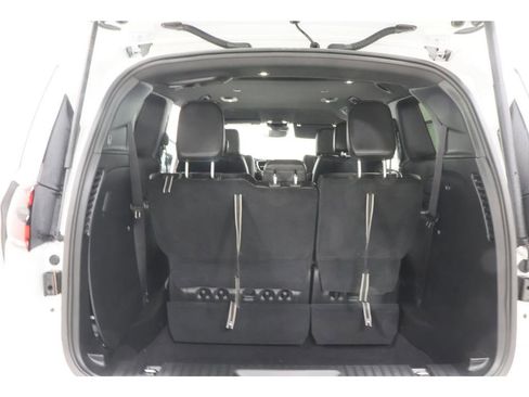 Used 2026 Chrysler Pacifica Select image 28