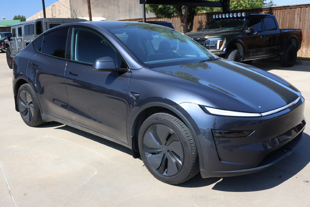 Used 2026 Tesla Model Y Long Range AWD/4WD image 3