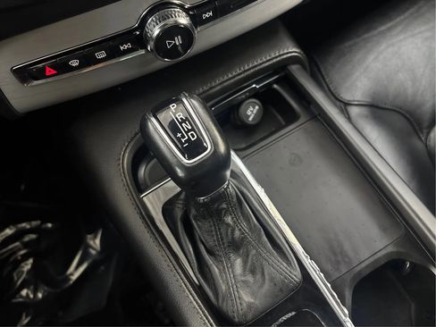 Used 2021 Volvo XC90 T5 Momentum w/ Protection Package image 48