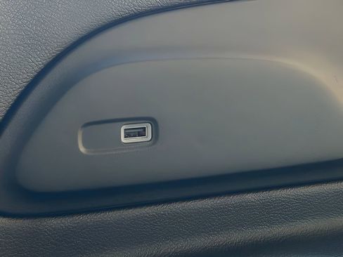 New 2026 Chrysler Pacifica Limited w/ Uconnect Theater Family Group image 34