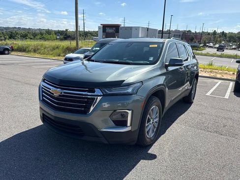 Used 2023 Chevrolet Traverse LT FWD image 5