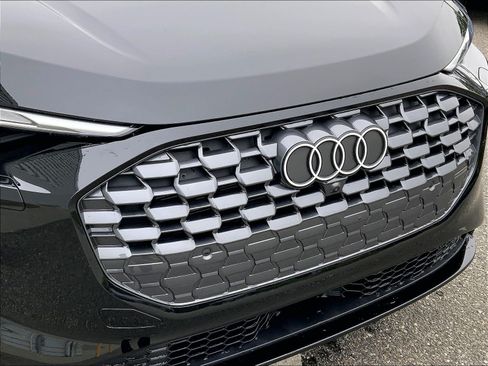 Used 2025 Audi Q5 Premium w/ Convenience Package AWD/4WD image 29