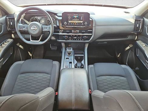 Used 2024 Nissan Pathfinder SV FWD image 17