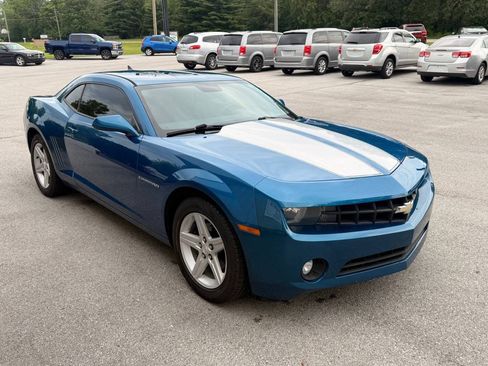 Used 2010 Chevrolet Camaro LT w/ Silver Stripe Package RWD image 4