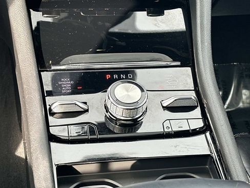 Used 2022 Jeep Grand Cherokee Overland w/ Luxury Tech Group IV image 14