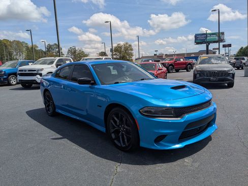Used 2023 Dodge Charger R/T w/ Blacktop Package image 3