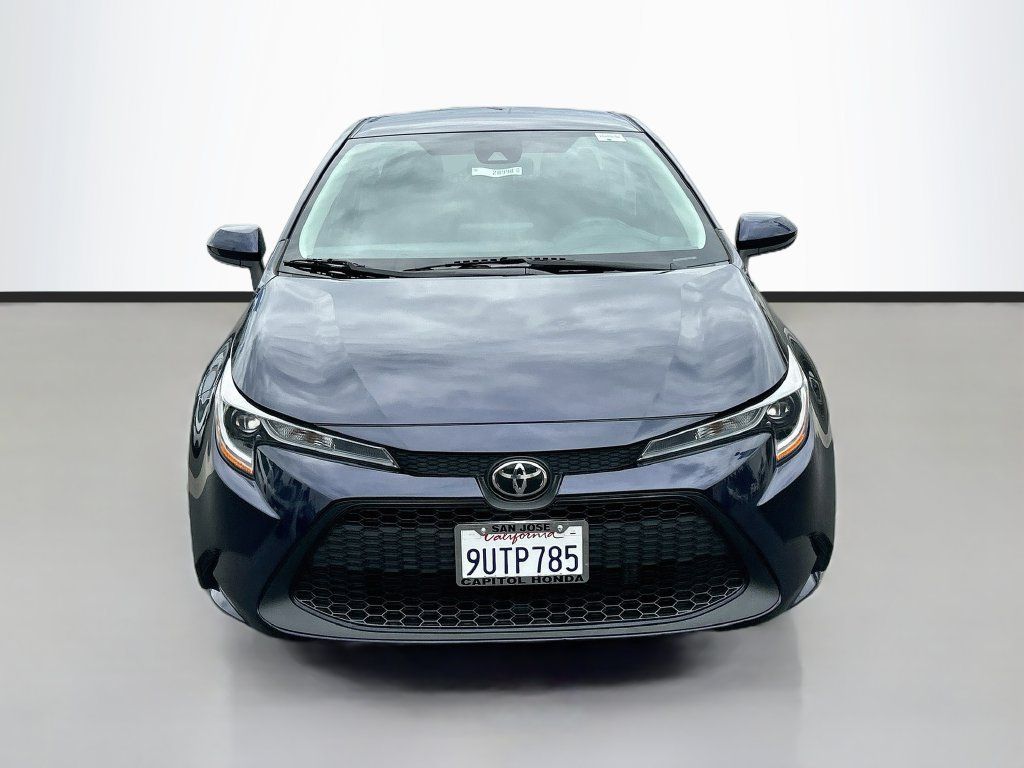 Used 2022 Toyota Corolla LE FWD image 2