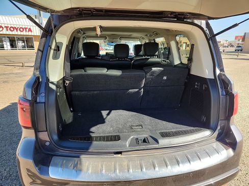 Used 2024 INFINITI QX80 Luxe image 8