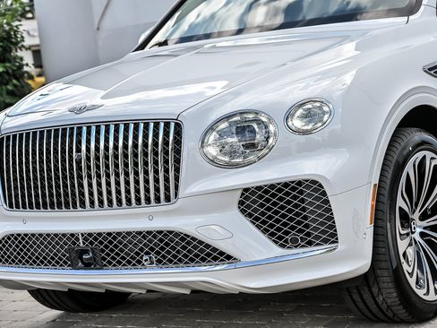 New 2026 Bentley Bentayga AWD/4WD image 6
