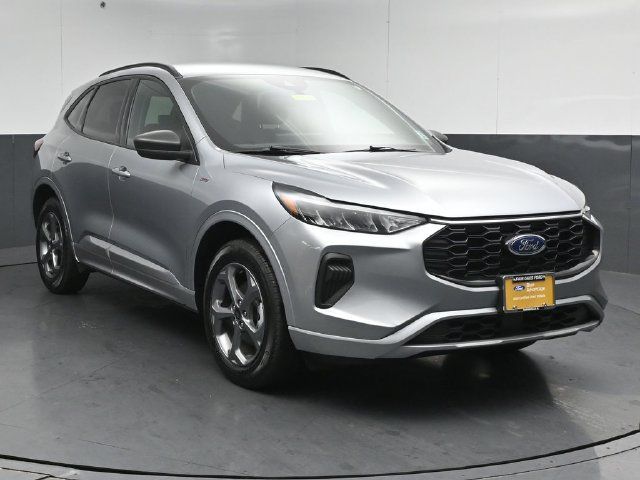 Certified 2024 Ford Escape ST-Line w/ Tech Pack #1 AWD/4WD image 1
