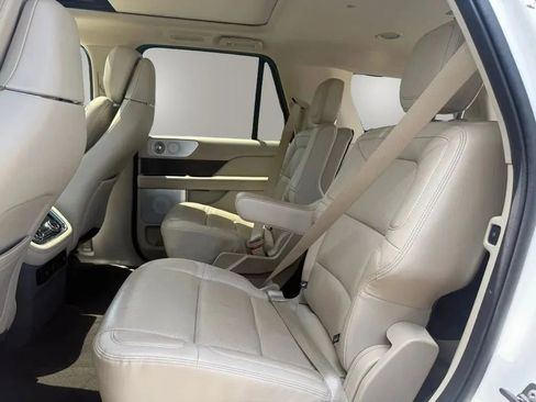Used 2020 Lincoln Navigator Reserve w/ Luxury Package AWD/4WD image 13