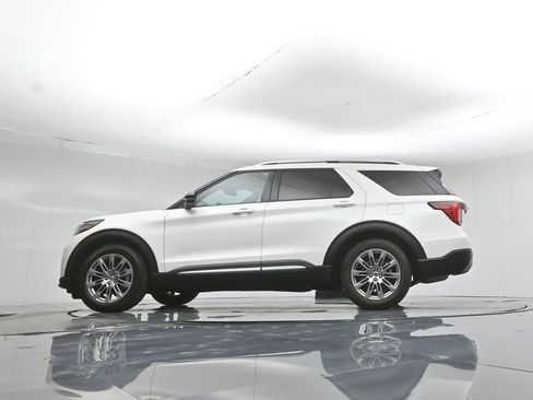 Used 2025 Ford Explorer Platinum RWD image 58