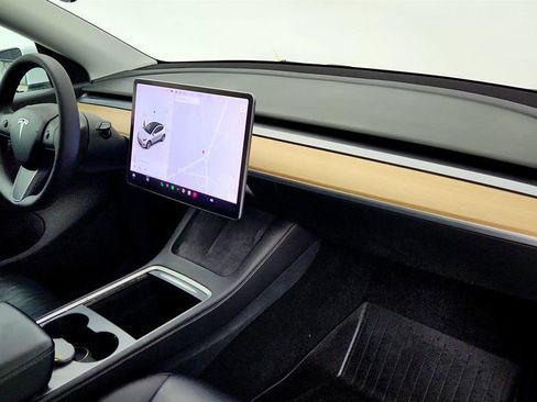 Used 2021 Tesla Model Y Long Range image 29