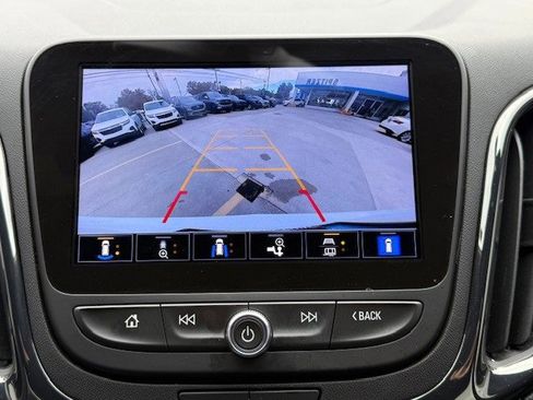 Certified 2022 Chevrolet Equinox RS w/ Infotainment Package image 33