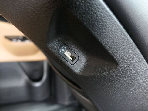 Used 2024 Kia Carnival EX FWD image 27