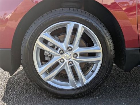 Used 2018 Chevrolet Equinox Premier image 14