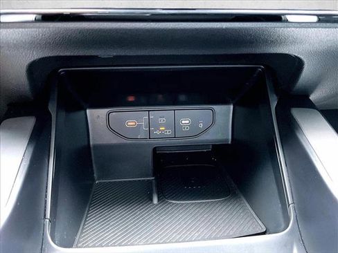 Used 2024 Kia Sorento LX FWD image 26