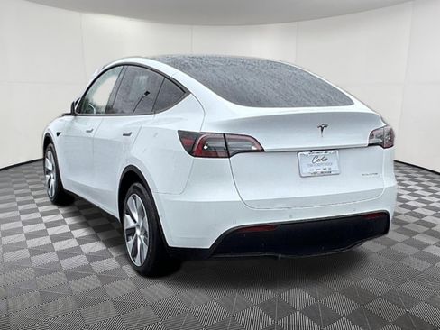 Used 2021 Tesla Model Y Long Range image 4