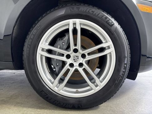 Certified 2024 Porsche Macan Turbo AWD/4WD image 15