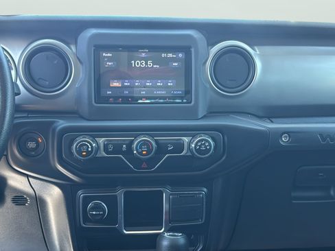 Used 2019 Jeep Wrangler Sport AWD/4WD image 15