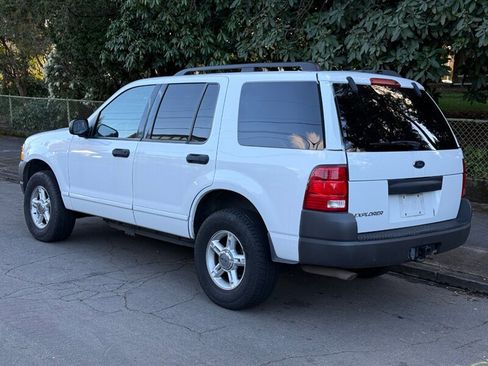 Used 2003 Ford Explorer XLS image 3