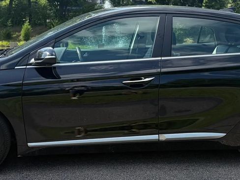 Used 2022 Hyundai Ioniq Limited FWD image 3