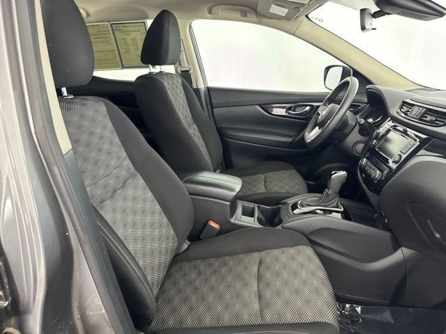 Used 2020 Nissan Rogue Sport SV AWD/4WD image 23