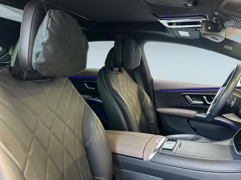 Used 2023 Mercedes-Benz EQS 580 4MATIC Sedan image 32