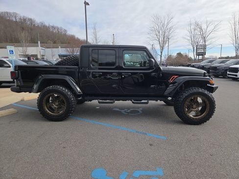 Used 2021 Jeep Gladiator Sport image 2