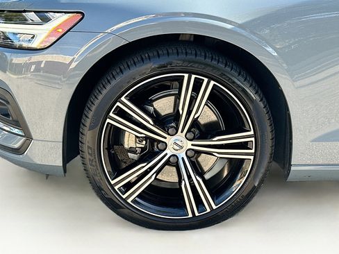 Used 2022 Volvo S60 B5 Inscription image 37