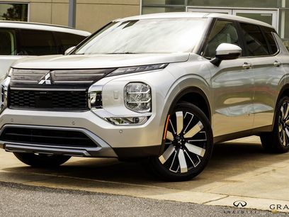 Used 2025 Mitsubishi Outlander SE