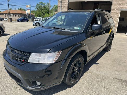 Used 2019 Dodge Journey SE w/ Connectivity Group FWD image 7