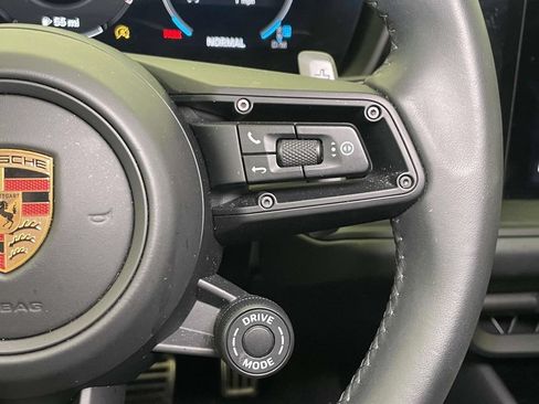 Certified 2025 Porsche Cayenne GTS AWD/4WD image 40