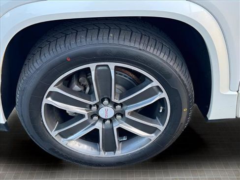 Used 2017 GMC Acadia Denali w/ Technology Package image 14