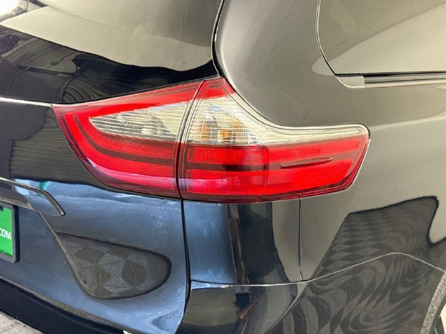 Used 2020 Toyota Sienna XLE w/ XLE Navigation Package AWD/4WD image 33