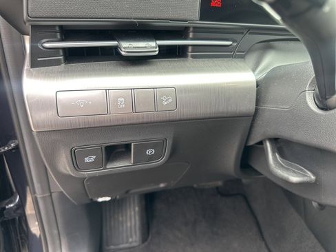 Used 2024 Hyundai Kona Limited image 18