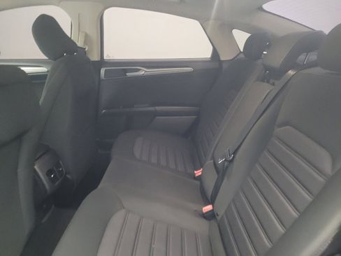 Used 2020 Ford Fusion SE AWD/4WD image 18