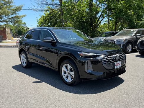 Used 2025 Audi Q5 Premium w/ Convenience Package AWD/4WD image 3