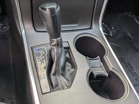 Used 2015 Toyota Camry LE image 12