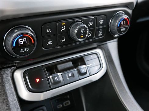 Used 2023 GMC Acadia SLT image 19