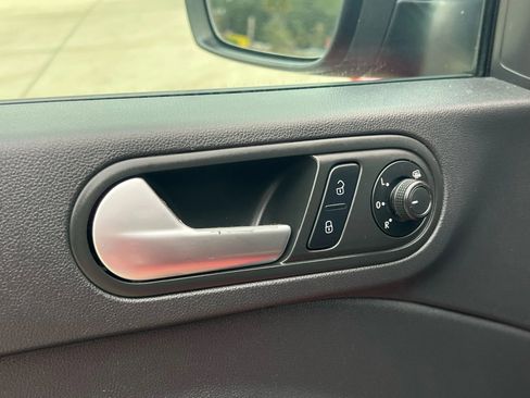 Used 2015 Volkswagen Beetle 1.8T Classic image 13