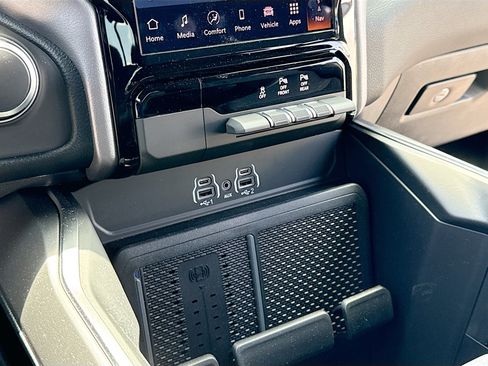Used 2026 RAM 1500 Big Horn AWD/4WD image 11