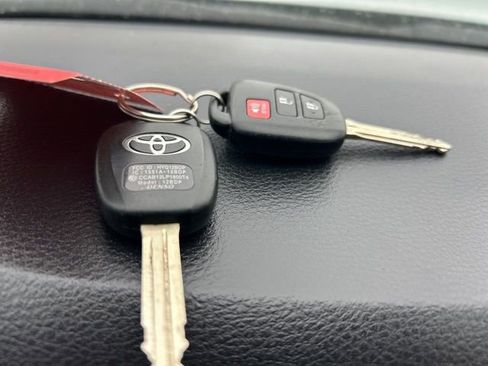 Used 2023 Toyota Tacoma TRD Sport image 21