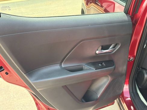 Used 2025 Nissan Kicks SV w/ SV Premium Package FWD image 21
