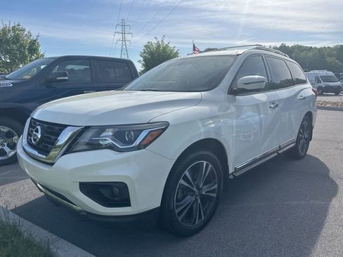 Used 2017 Nissan Pathfinder Platinum AWD/4WD image 3