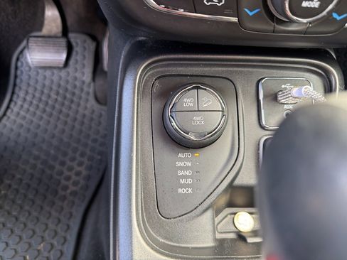 Used 2018 Jeep Compass Trailhawk w/ Leather Interior Group image 21