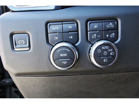 Used 2024 GMC Sierra 2500 Denali Ultimate image 18